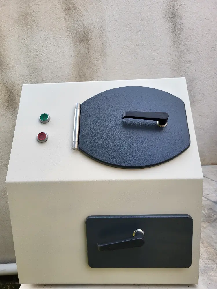 Nettoyeur de porte empreintes Demato